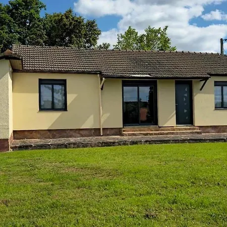 Des Tamaris Maison Chaleureuse Proche Circuit Holiday home *